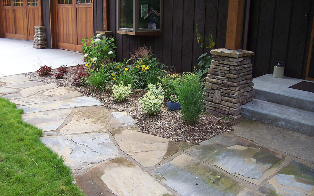 Buchholz,-Linda-&-Craig-front-walk